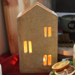 Lampion domek ceramiczny Piaskowy