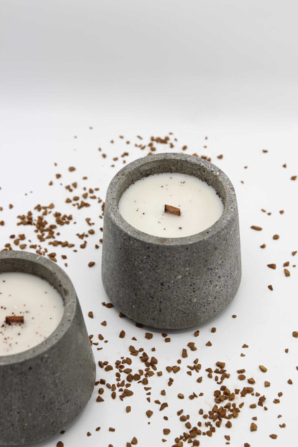 Świeca sojowa w betonie "Kawa Latte"